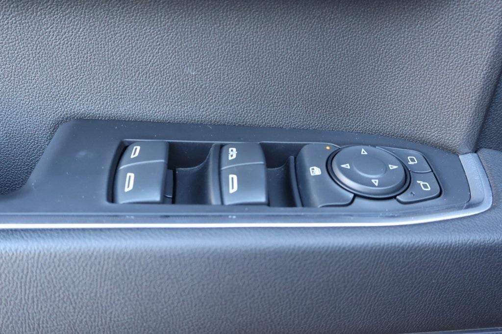 used 2022 GMC Sierra 1500 car, priced at $38,295