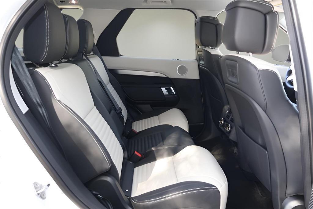 new 2026 Land Rover Discovery car, priced at $80,051