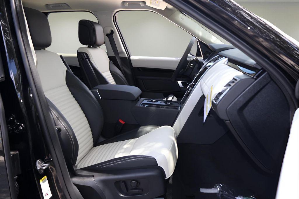 new 2025 Land Rover Discovery car, priced at $68,200