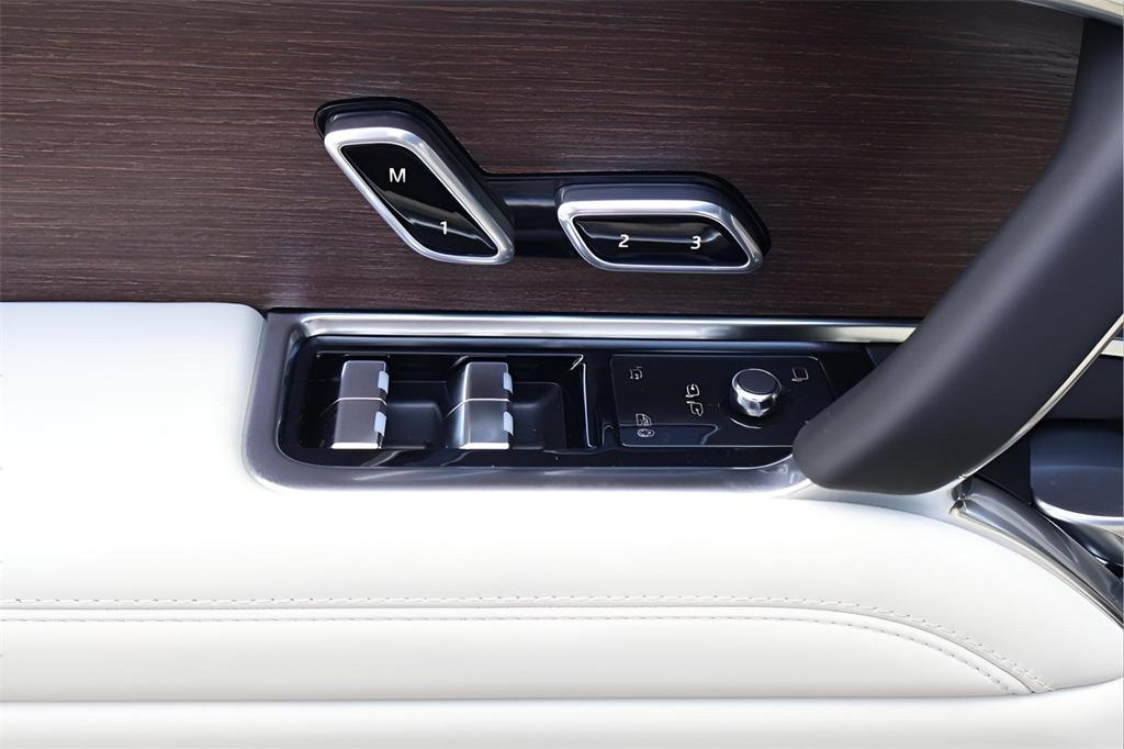 new 2025 Land Rover Range Rover car, priced at $137,980