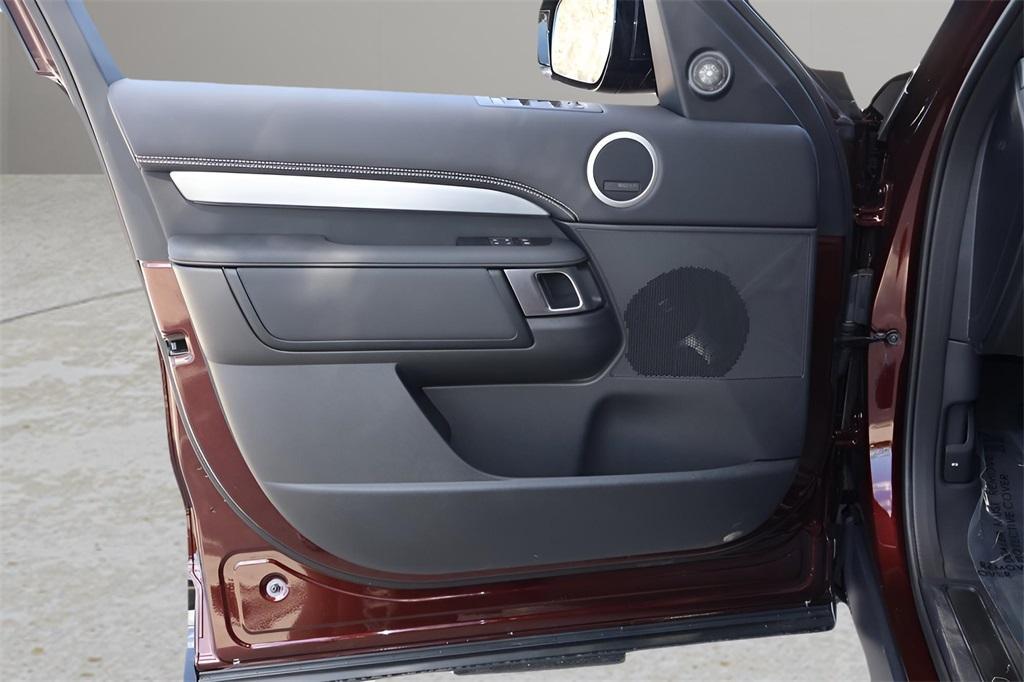 new 2026 Land Rover Discovery car, priced at $79,325