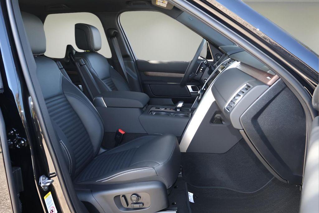 new 2026 Land Rover Discovery car, priced at $66,776