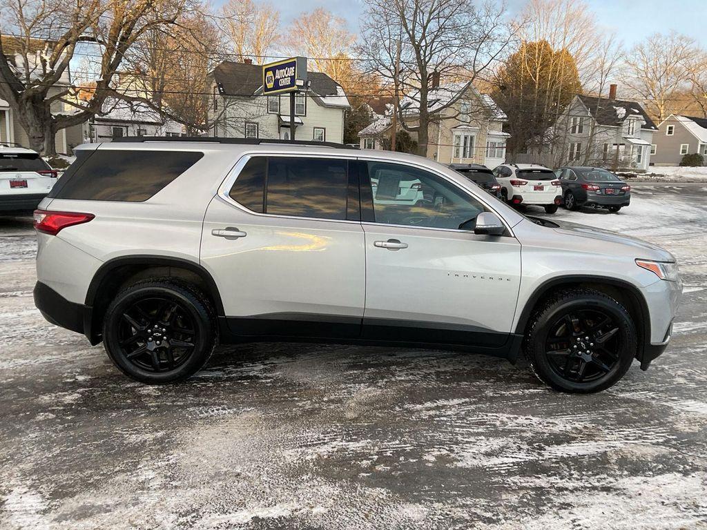 used 2021 Chevrolet Traverse car, priced at $17,990