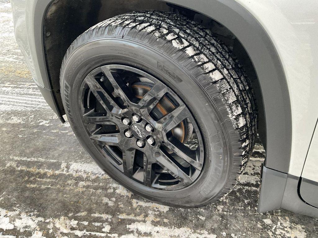 used 2021 Chevrolet Traverse car, priced at $17,990