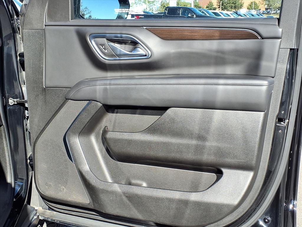 used 2024 GMC Yukon XL car, priced at $42,484