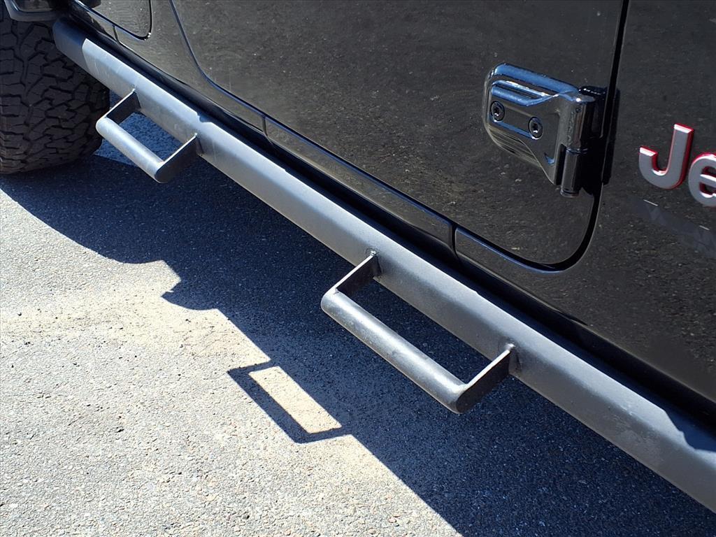 used 2021 Jeep Wrangler Unlimited car, priced at $25,994