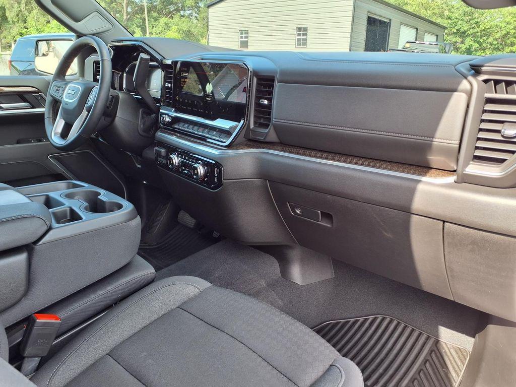 used 2025 GMC Sierra 1500 car, priced at $38,997