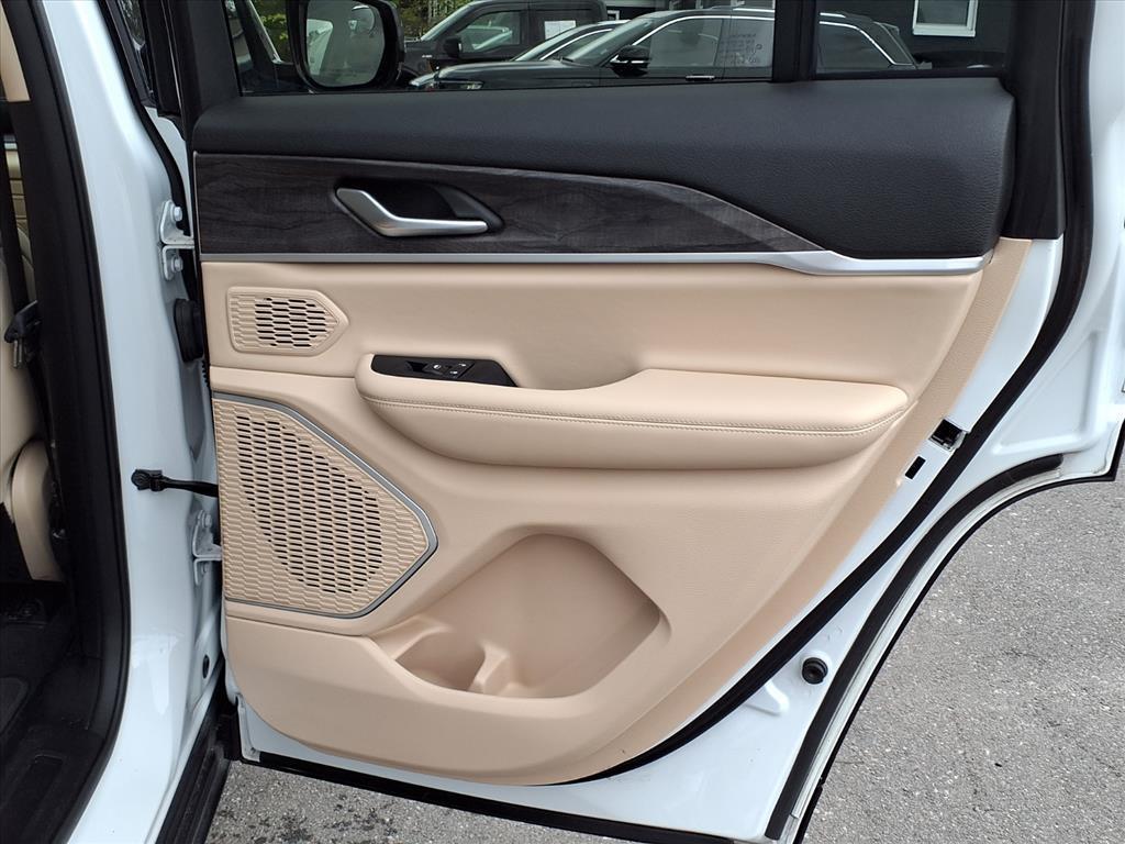 used 2022 Jeep Grand Cherokee car, priced at $23,484