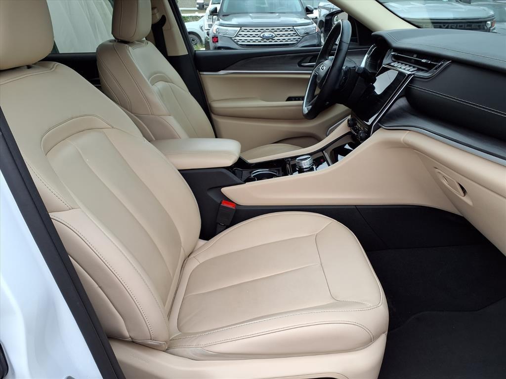 used 2022 Jeep Grand Cherokee car, priced at $23,484