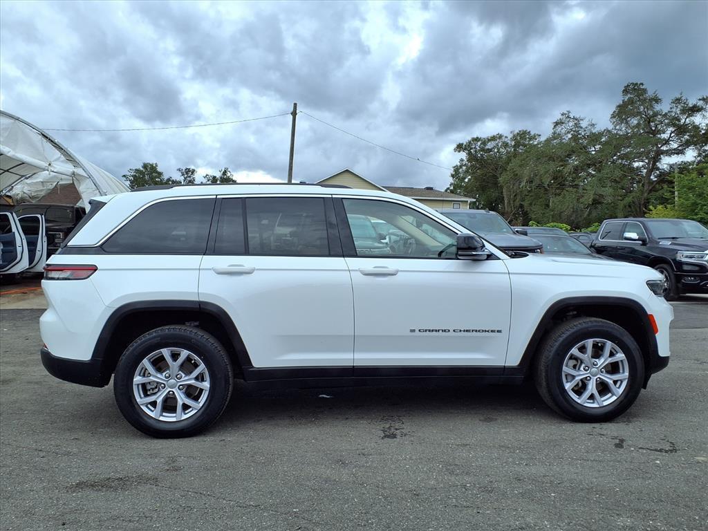 used 2022 Jeep Grand Cherokee car, priced at $23,484