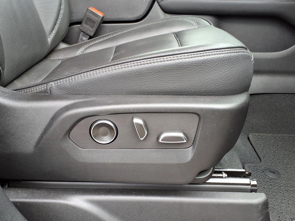used 2025 GMC Yukon car, priced at $61,997