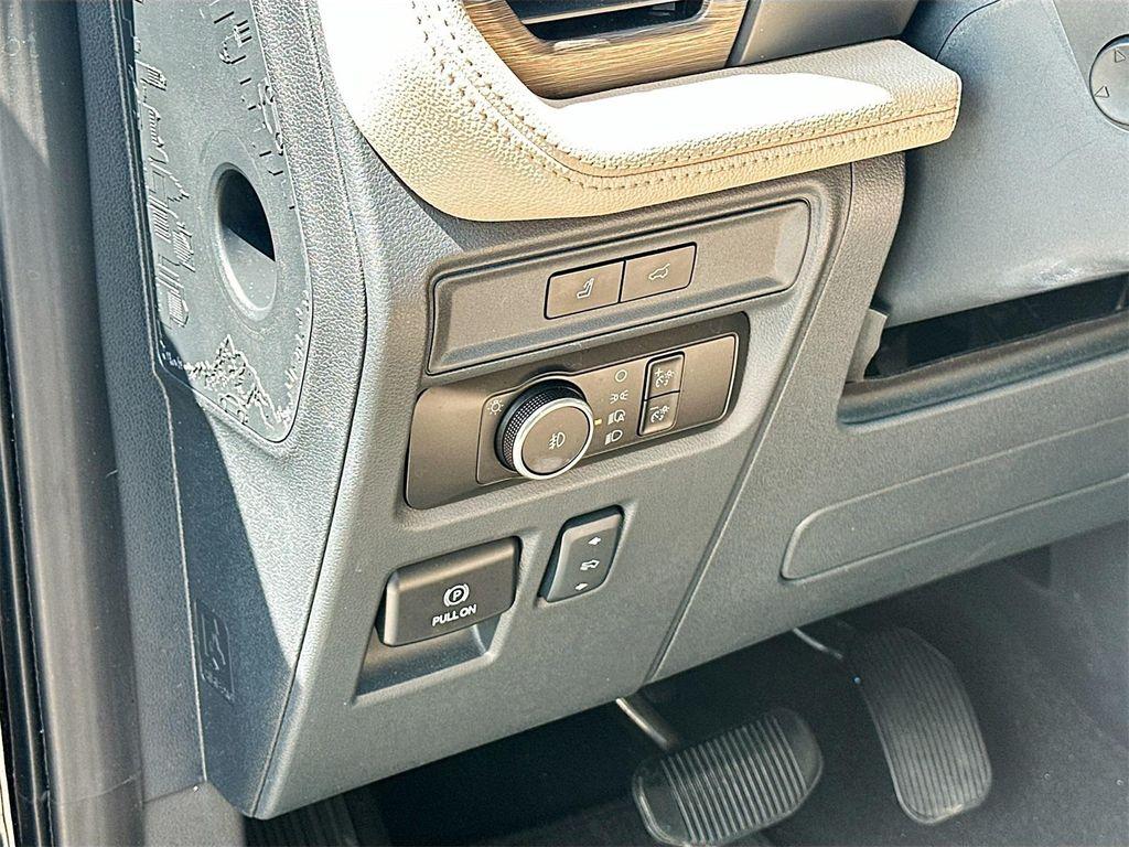 used 2024 Ford Expedition car, priced at $50,969