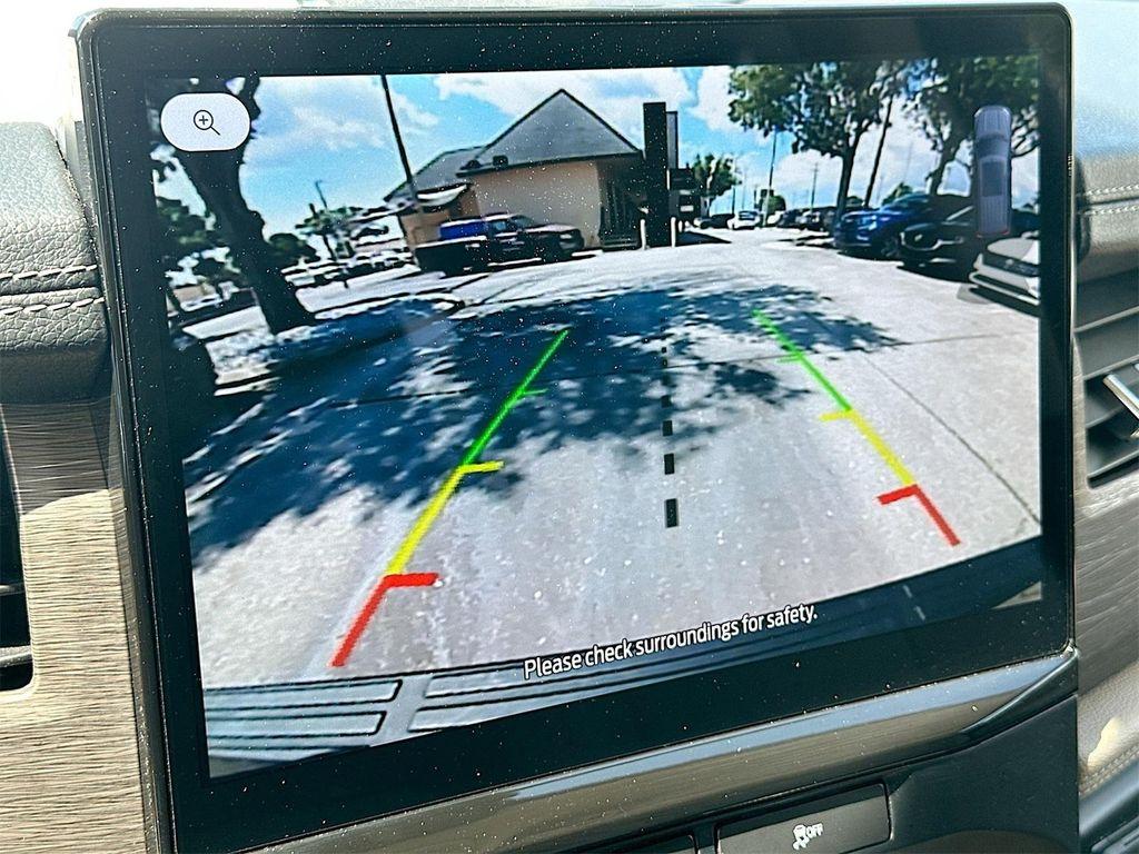 used 2024 Ford Expedition car, priced at $50,969