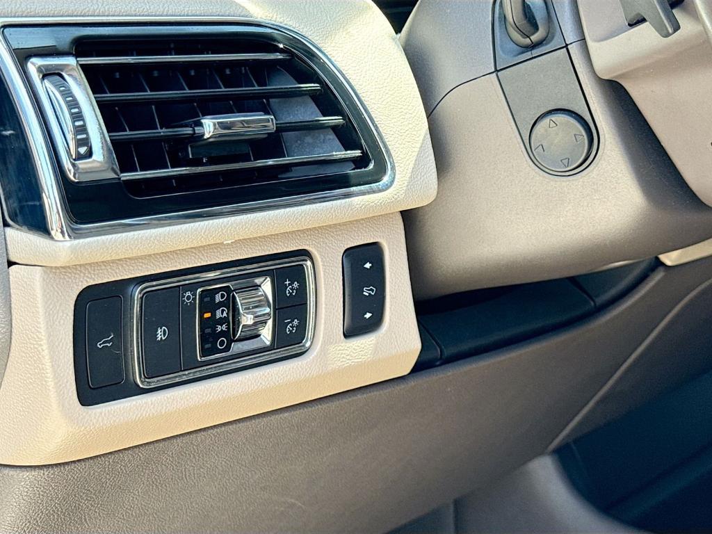 used 2022 Lincoln Navigator car, priced at $52,823