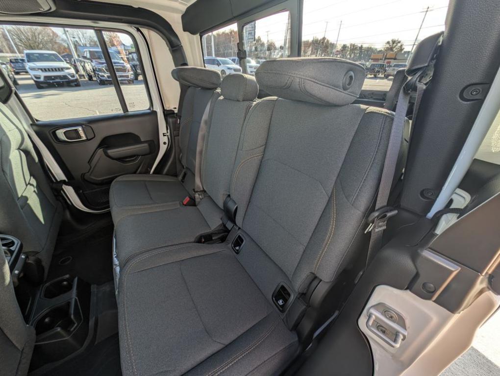 new 2026 Jeep Gladiator car, priced at $47,885