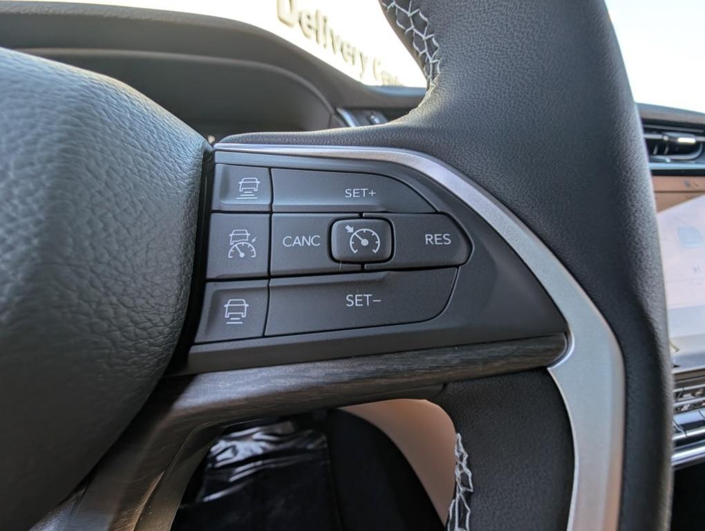 new 2025 Jeep Grand Cherokee car, priced at $41,915