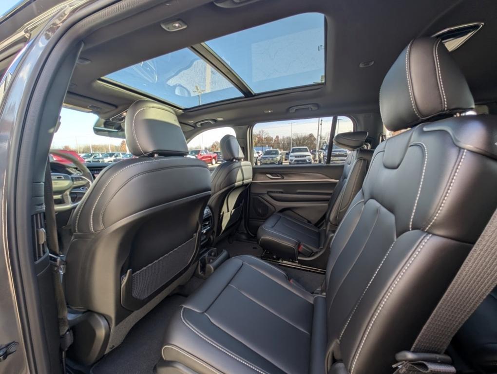 new 2025 Jeep Grand Cherokee L car, priced at $48,335