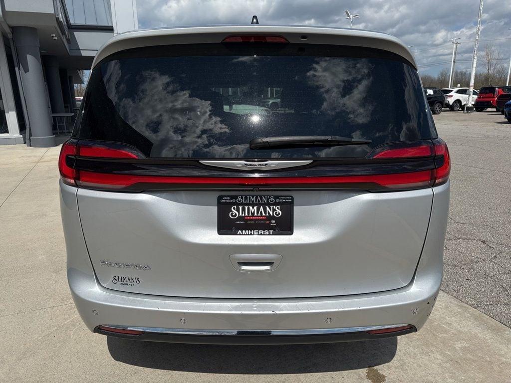 used 2024 Chrysler Pacifica car, priced at $26,000