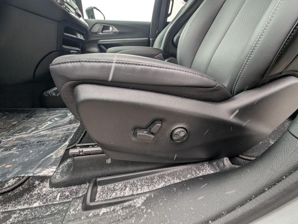 new 2026 Chrysler Pacifica car, priced at $42,905