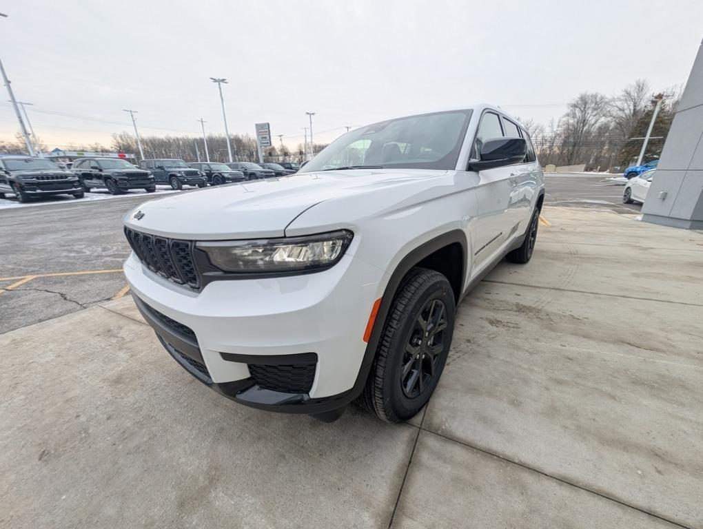 new 2025 Jeep Grand Cherokee L car, priced at $40,235