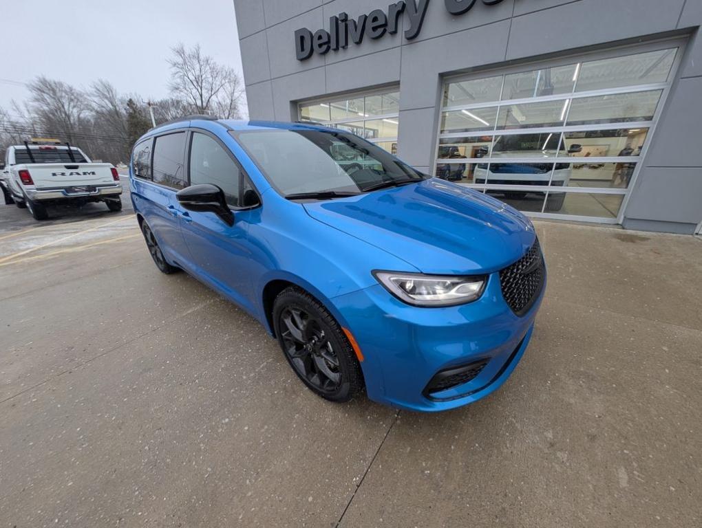new 2026 Chrysler Pacifica car, priced at $42,905