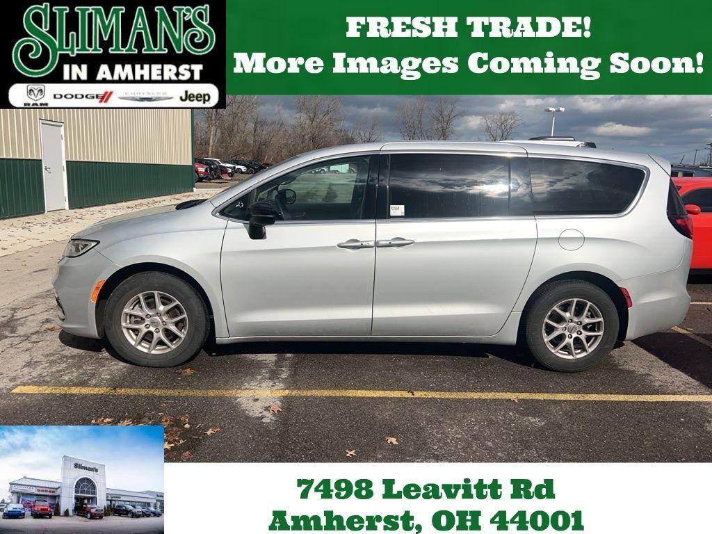 used 2024 Chrysler Pacifica car, priced at $27,500