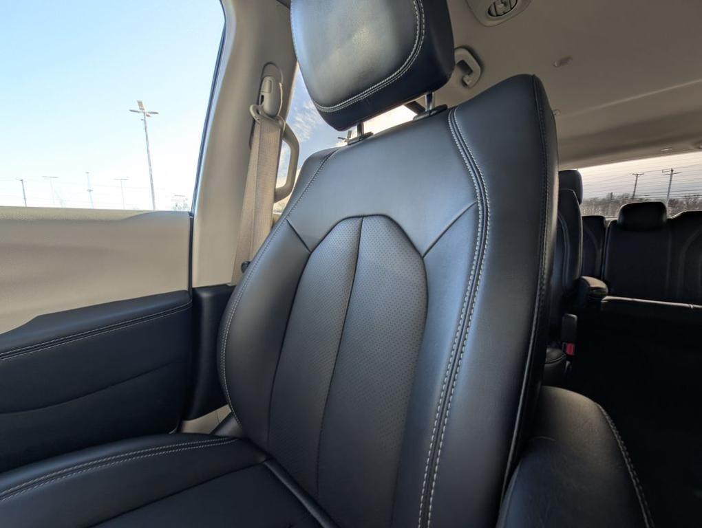 used 2024 Chrysler Pacifica car, priced at $27,500