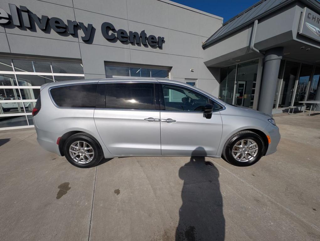 used 2024 Chrysler Pacifica car, priced at $27,500