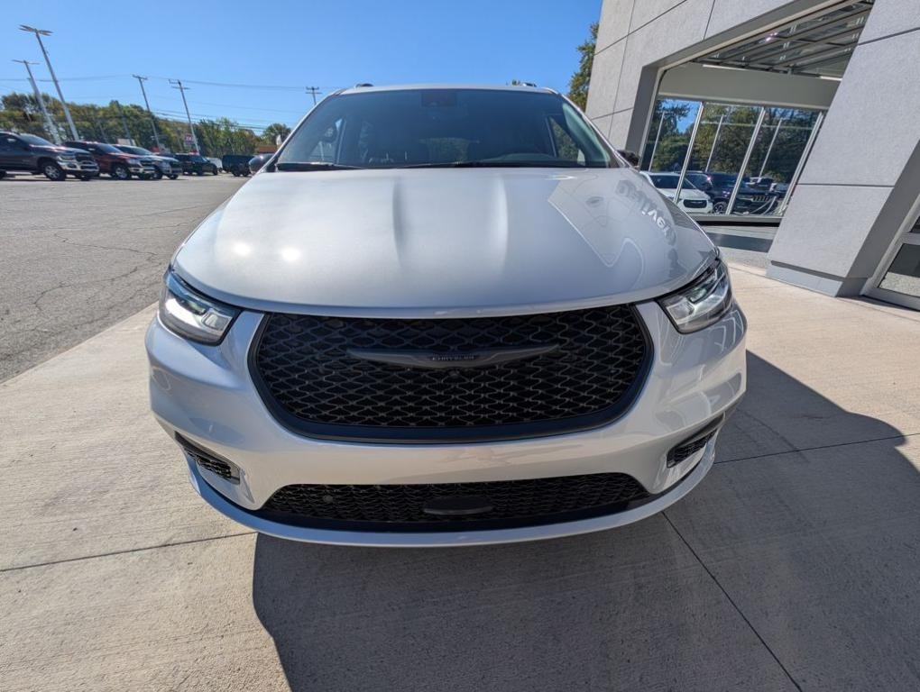 new 2026 Chrysler Pacifica car, priced at $42,085
