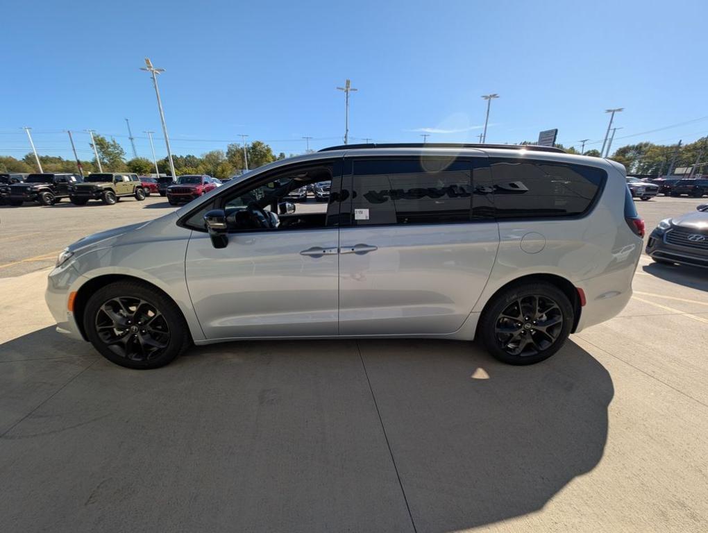 new 2026 Chrysler Pacifica car, priced at $42,085