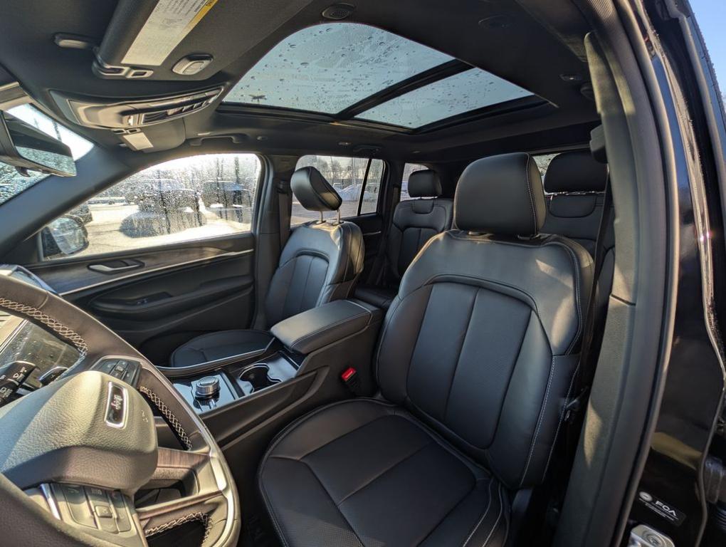 new 2026 Jeep Grand Cherokee car, priced at $50,582