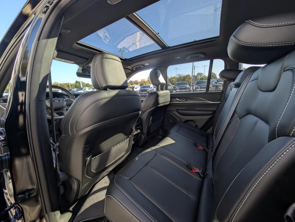 new 2025 Jeep Grand Cherokee car, priced at $44,010