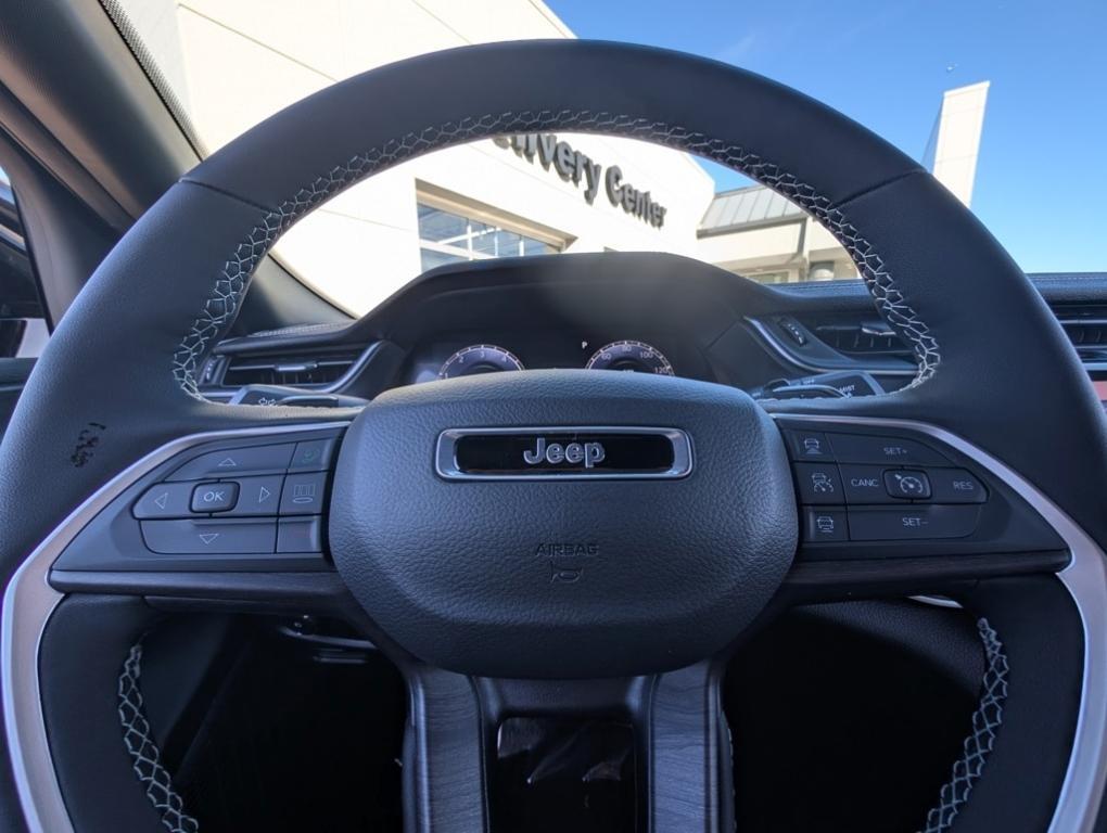 new 2025 Jeep Grand Cherokee car, priced at $44,010