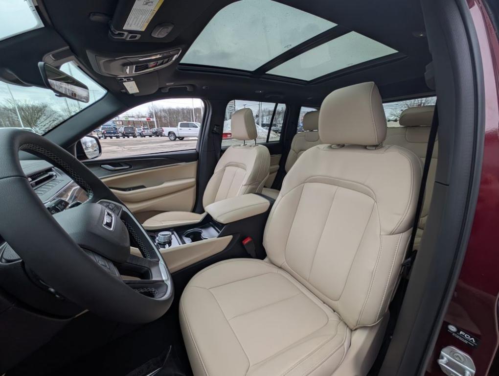 new 2026 Jeep Grand Cherokee car, priced at $49,210