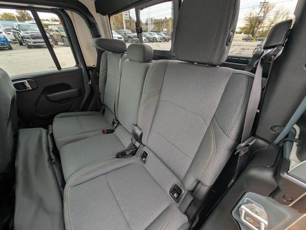 new 2026 Jeep Gladiator car, priced at $44,690