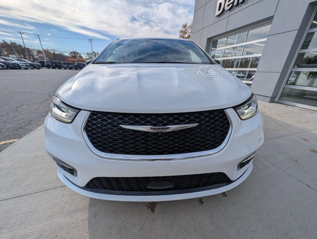 new 2026 Chrysler Pacifica car, priced at $38,865