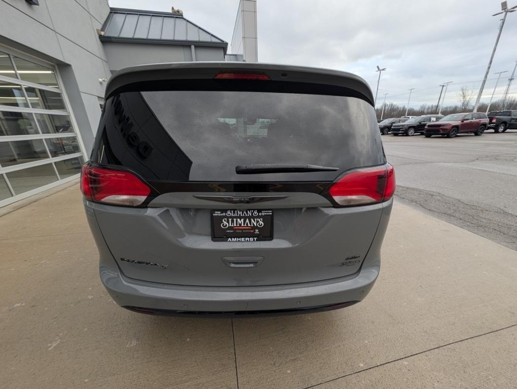 used 2020 Chrysler Pacifica car, priced at $25,500