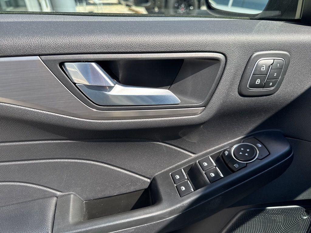 used 2022 Ford Escape car, priced at $23,500