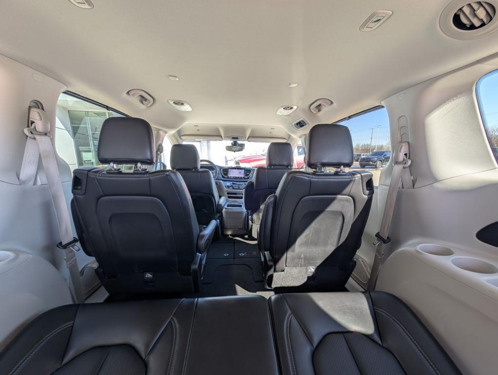 used 2024 Chrysler Pacifica car, priced at $27,994