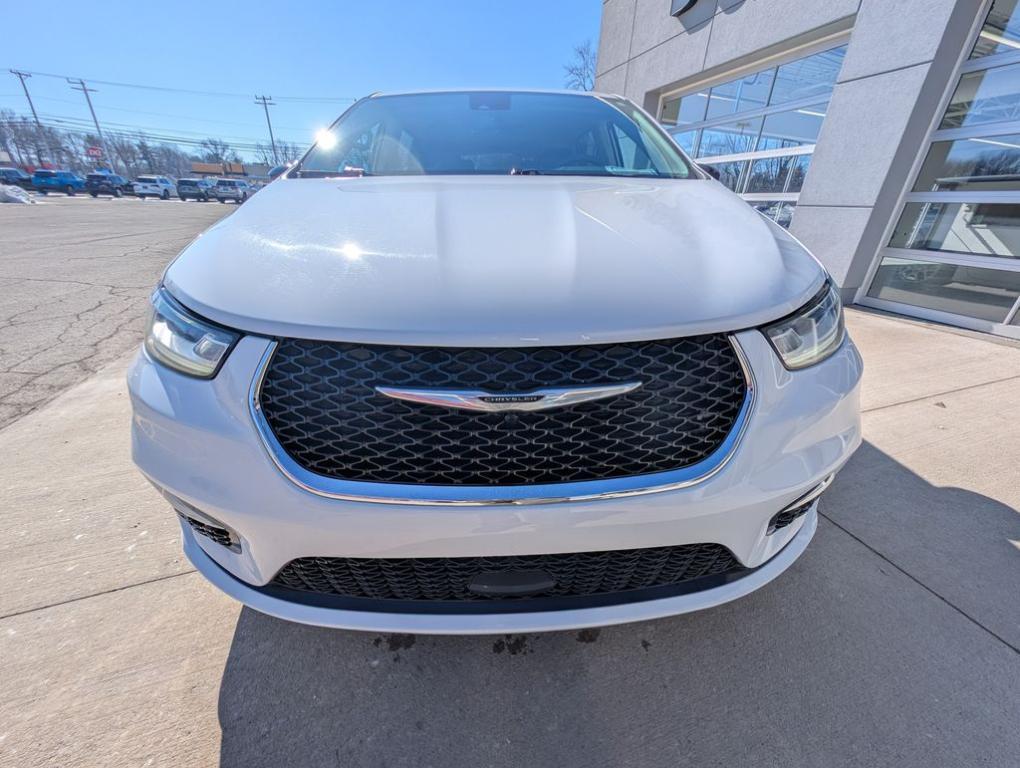 used 2024 Chrysler Pacifica car, priced at $27,994
