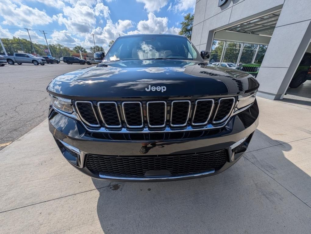new 2025 Jeep Grand Cherokee car, priced at $40,510