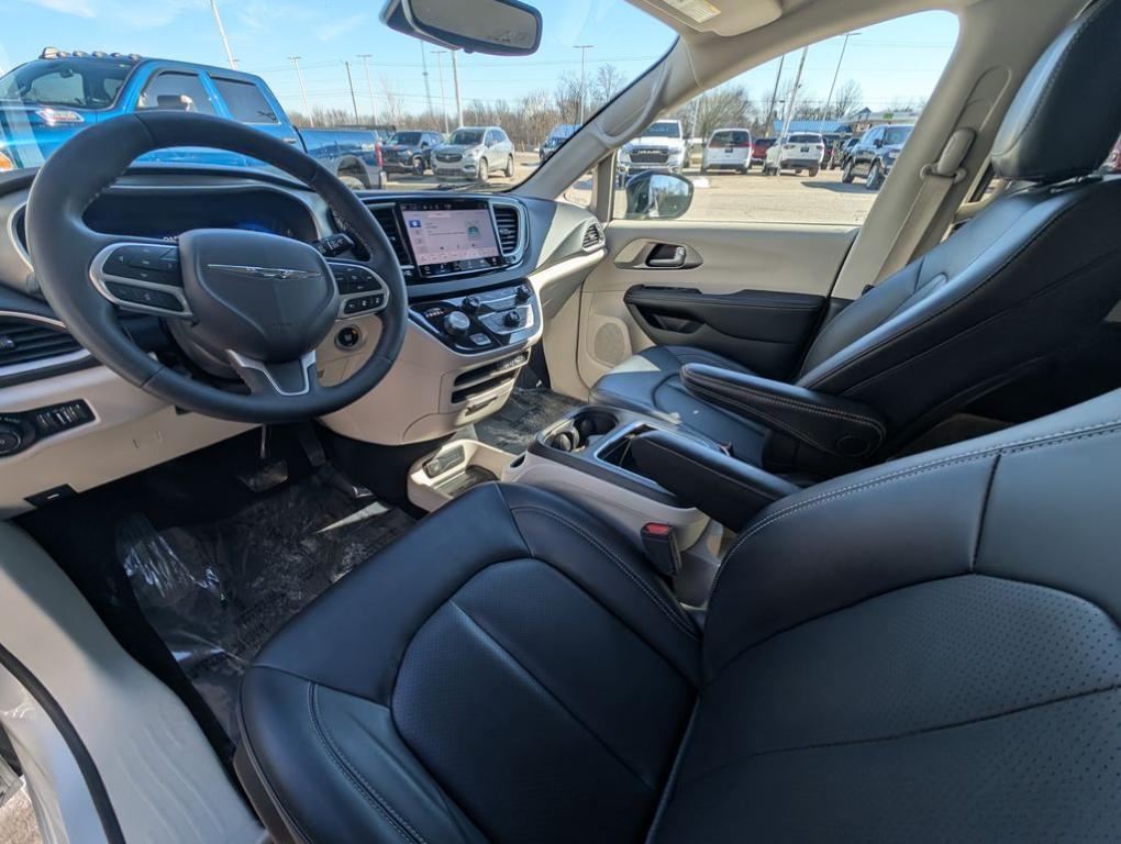 used 2024 Chrysler Pacifica car, priced at $27,994