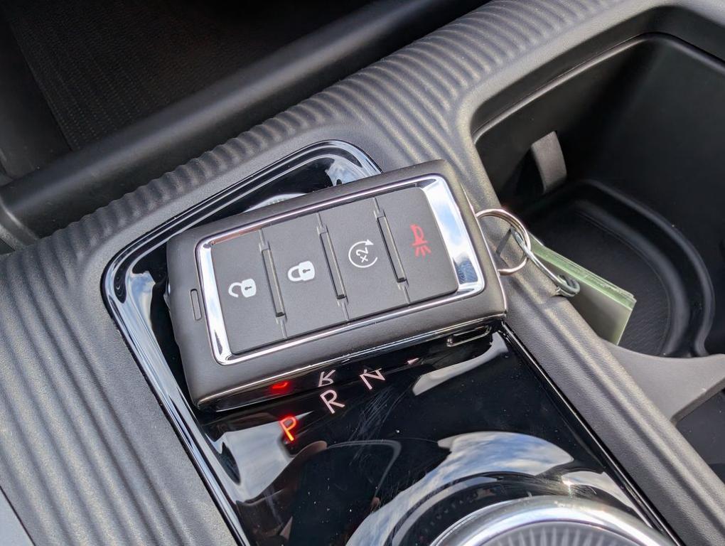 new 2026 Jeep Cherokee car, priced at $39,815