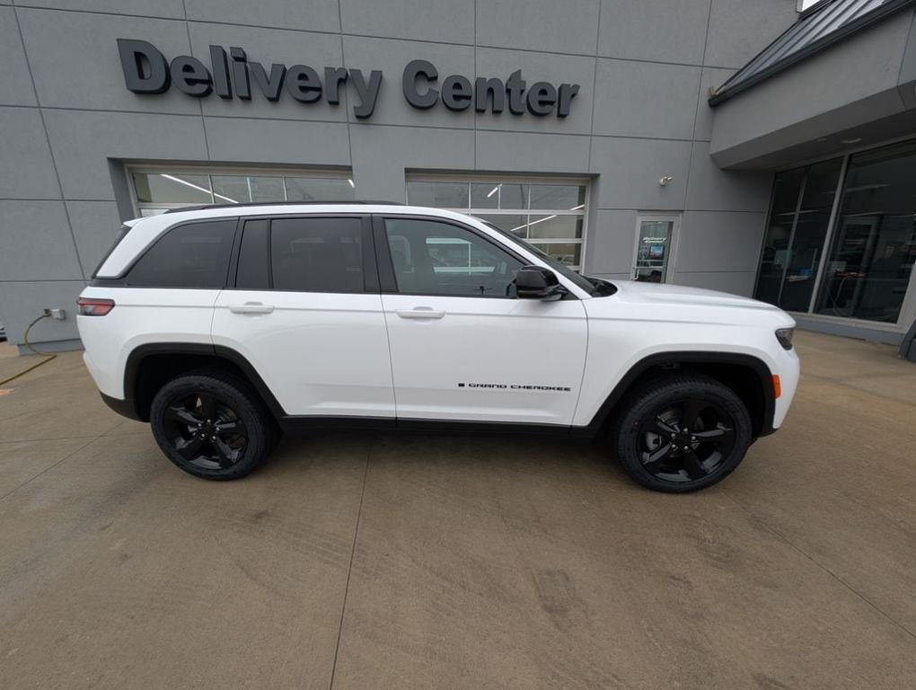 new 2026 Jeep Grand Cherokee car, priced at $49,353