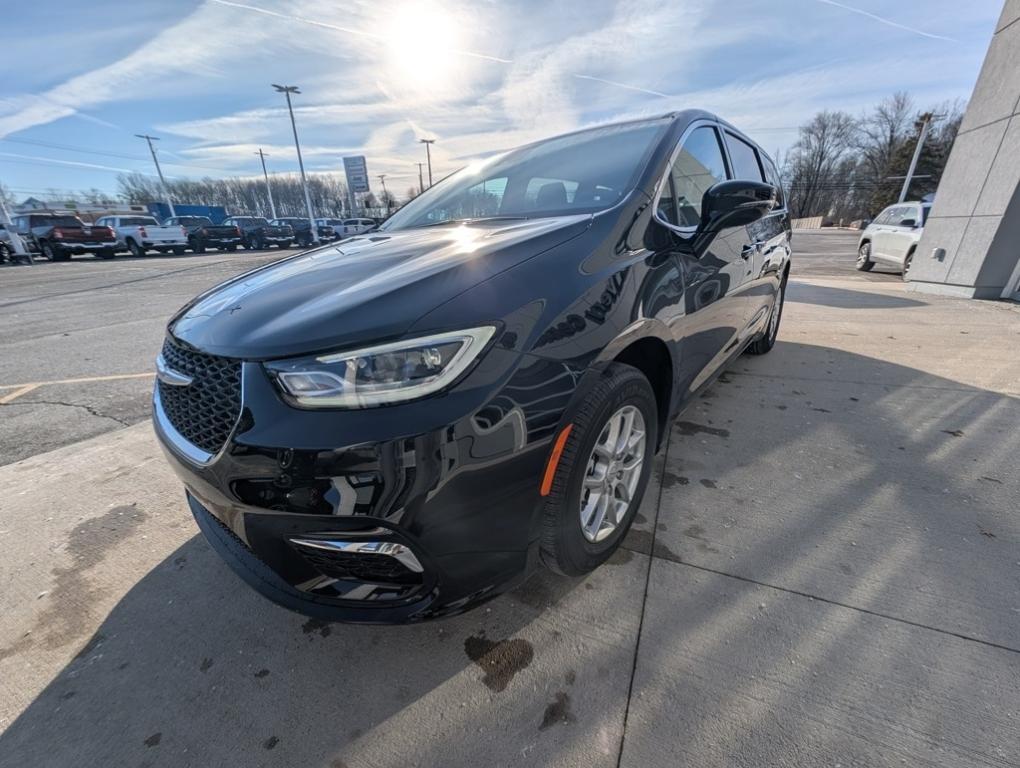 new 2026 Chrysler Pacifica car, priced at $41,584