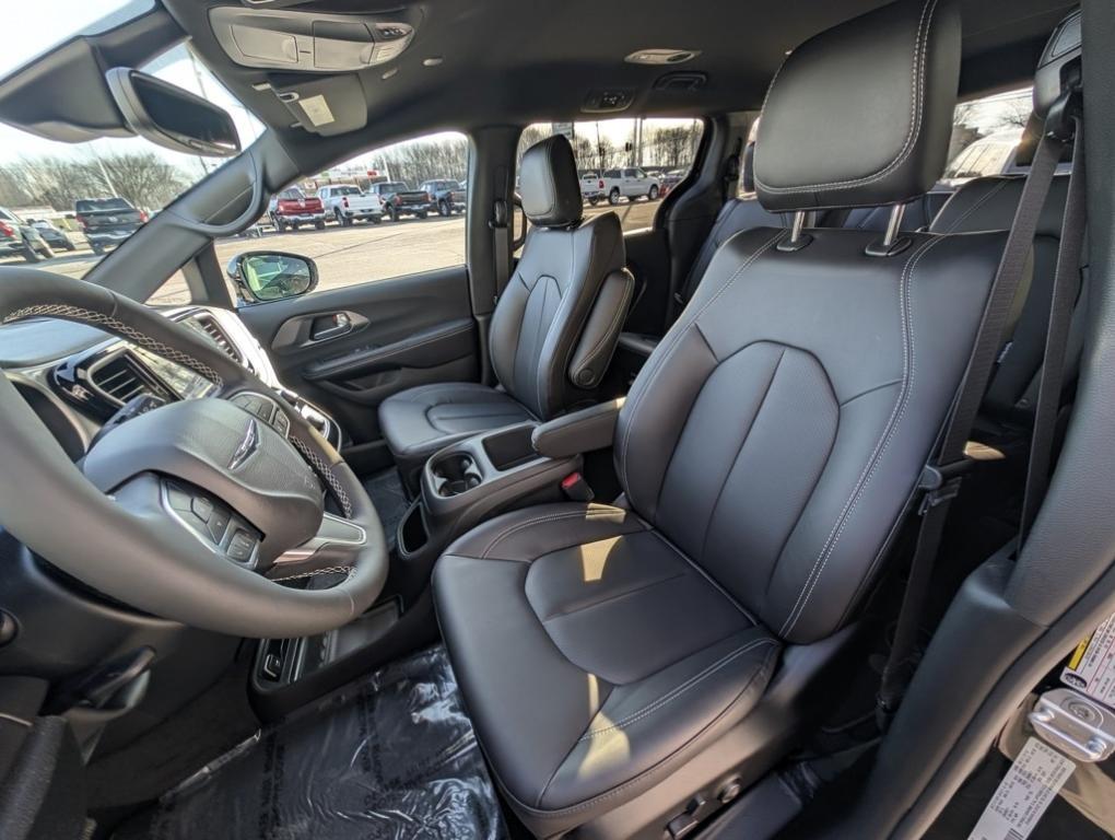 new 2026 Chrysler Pacifica car, priced at $41,584