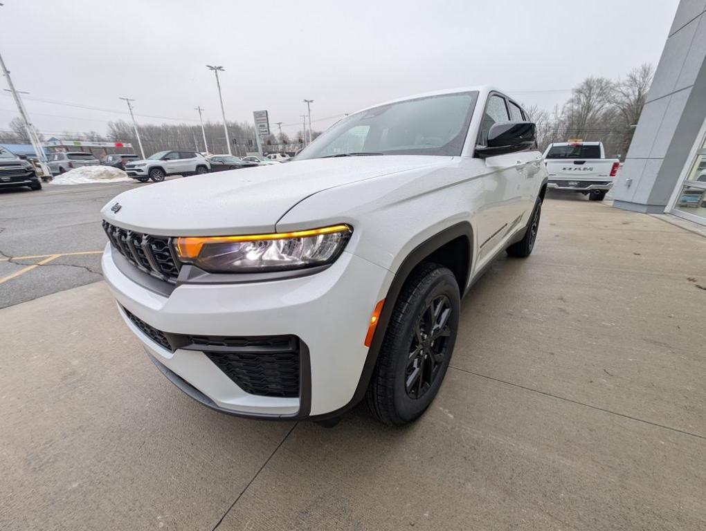 new 2026 Jeep Grand Cherokee car, priced at $48,155