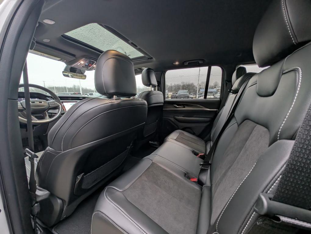 new 2026 Jeep Grand Cherokee car, priced at $48,155