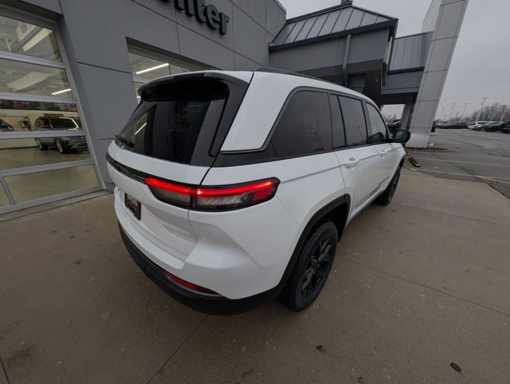 new 2026 Jeep Grand Cherokee car, priced at $48,155