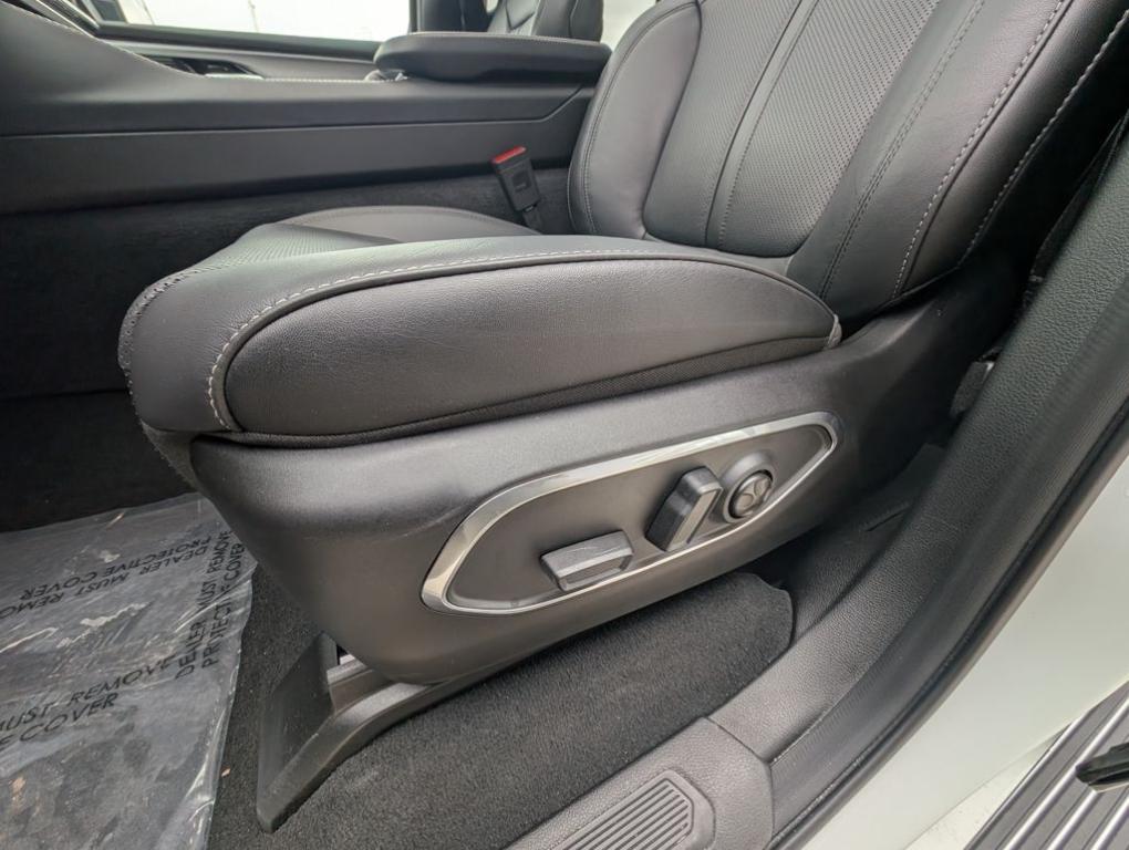 new 2026 Jeep Grand Wagoneer L car, priced at $77,220